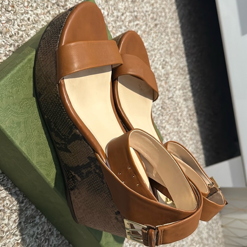 Monet sandals size 10